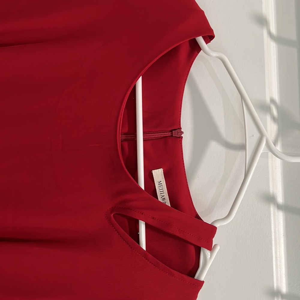 Red dress - Picture 2 of 6